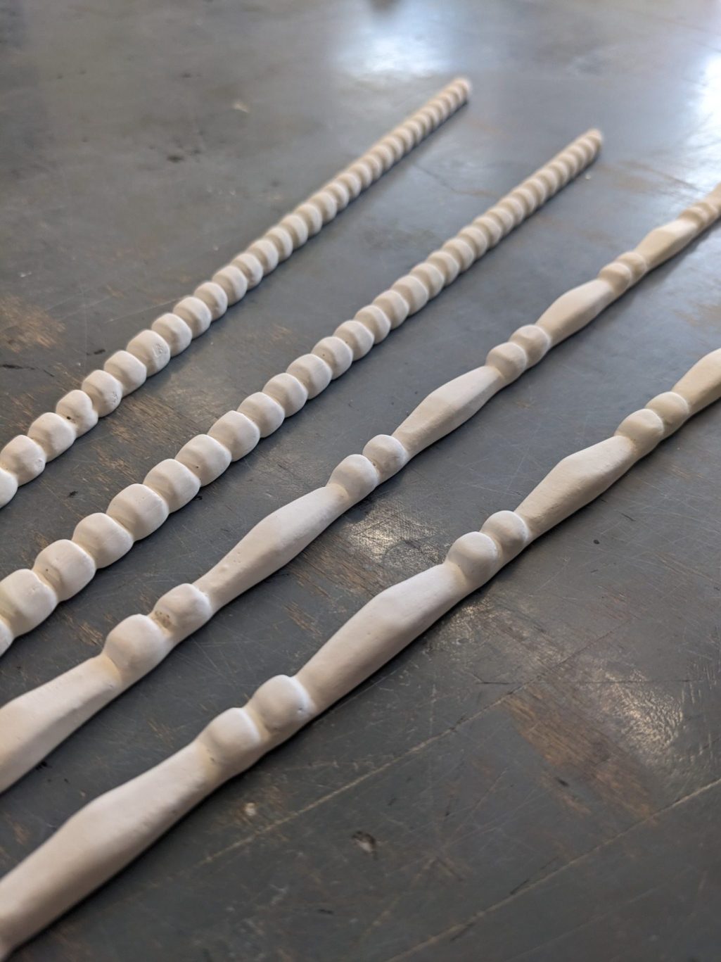 For picture frames or buildings, wood carvings of any size of beads. Woodcarver in Watford, London,Berkhamsted, Hemel Hempstead,Oxford,etc 
